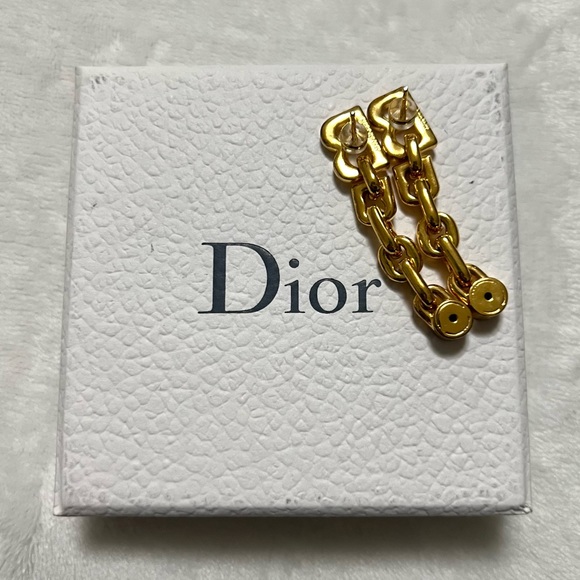 Authentic Balenciaga B Chain Earrings in GHW - Picture 5 of 10